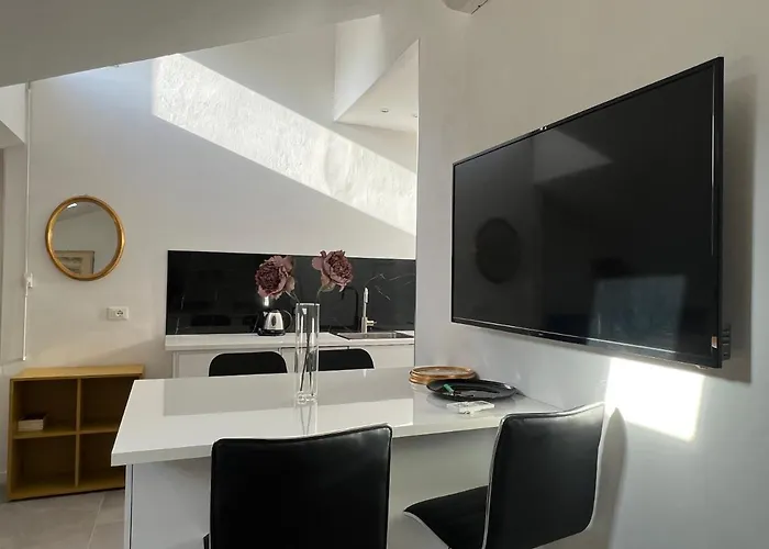 Casa Cielo Universitas 아파트 *